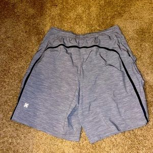 Men’s L Lululemon Lined Pacebreaker shorts